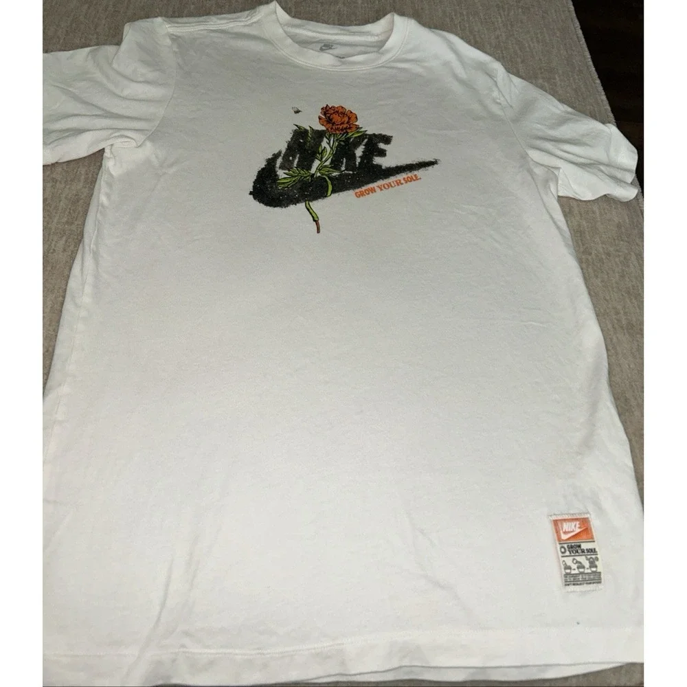 Nike Grow Your Sole Logo Graphic Print White Men's Crew Neck T-Shirt Size M